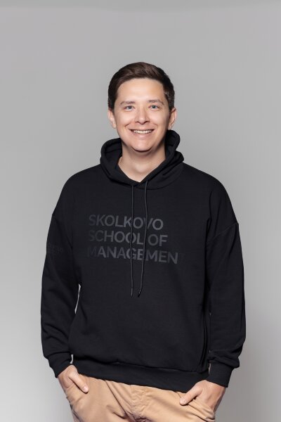 Худи оверсайз черное Skolkovo school of management
