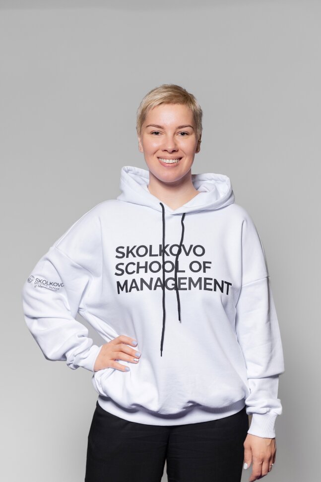Худи оверсайз белое Skolkovo school of management