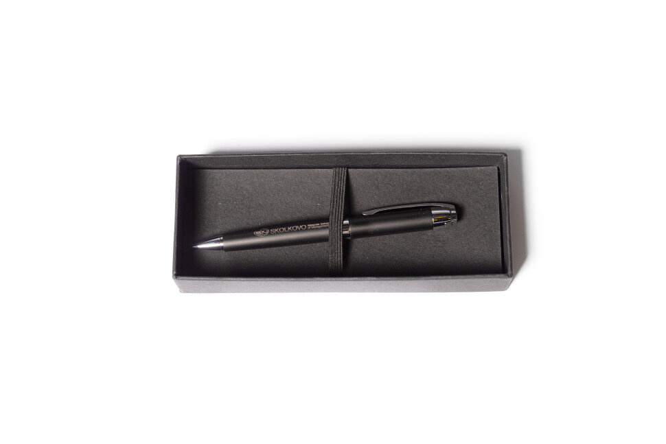 Ручка чёрная в подарочной упаковке