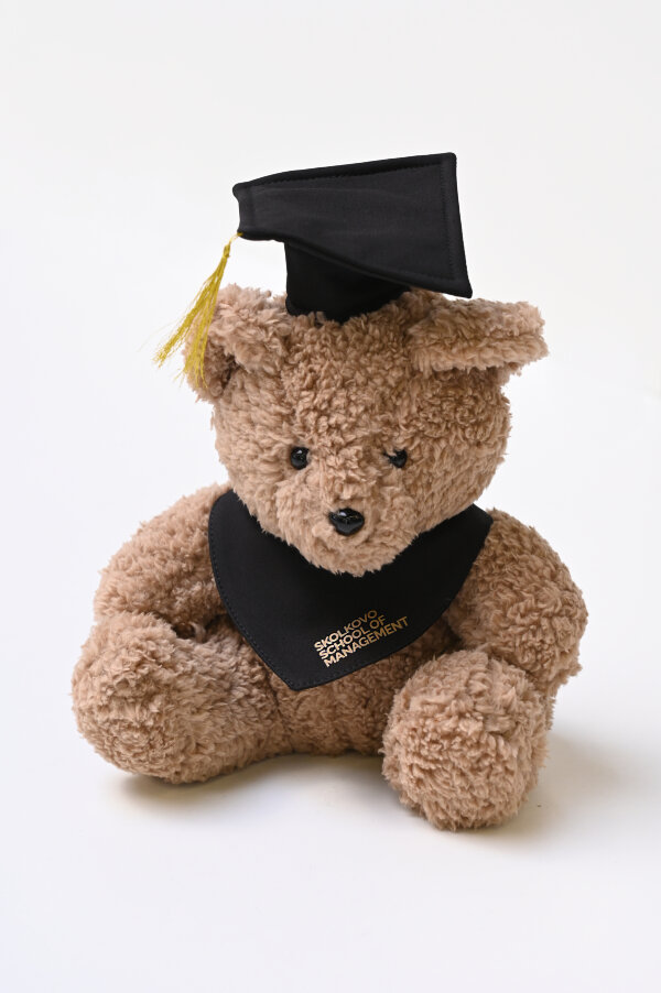 Плюшевый мишка выпускник SKOLKOVO